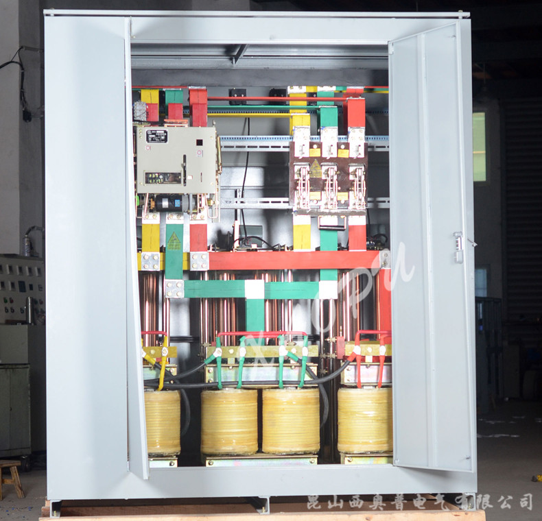 SBW-600KVA三相全自動補償式大功率電力柱式穩壓器柜